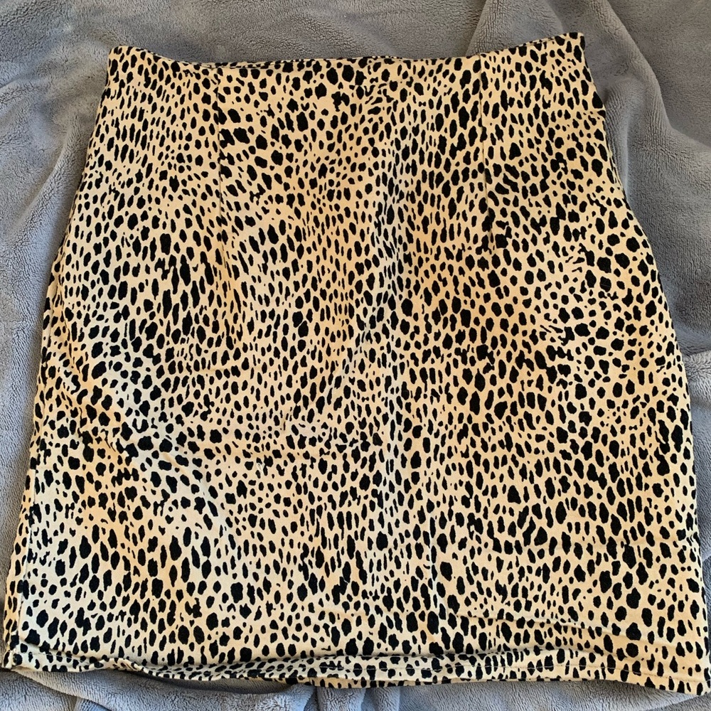 Brandy Melville Cheetah Print Skirt
